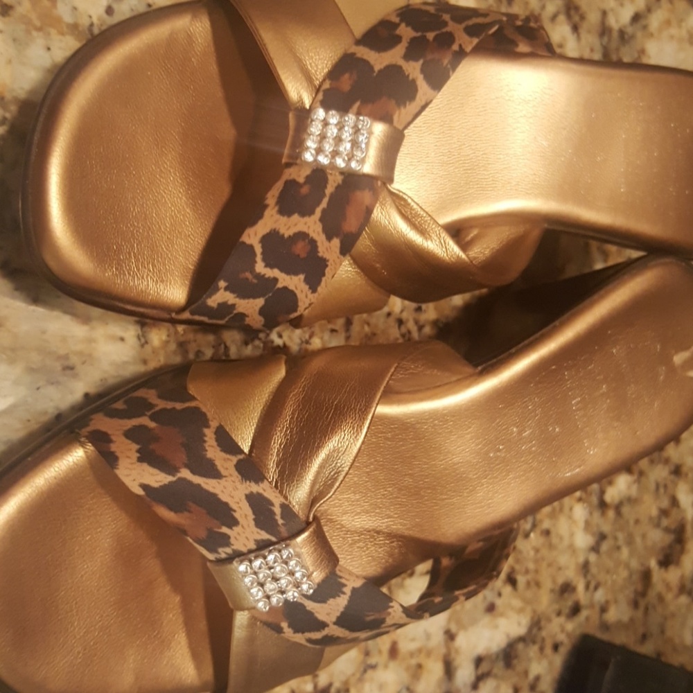 Sandals - Picture 3 of 3